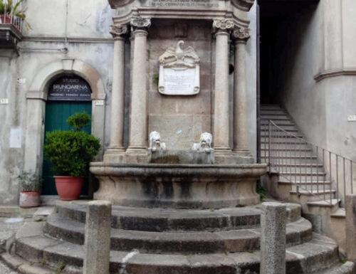 L’ottocentesca “Fontana dei Due Leoni” a Soriano Calabro.