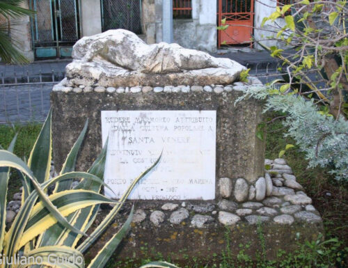 La statuetta mutila di “Arianna addormentata nell’isola di Nasso” nel area del Porto di Vibo Marina. Di Giuliano Guido